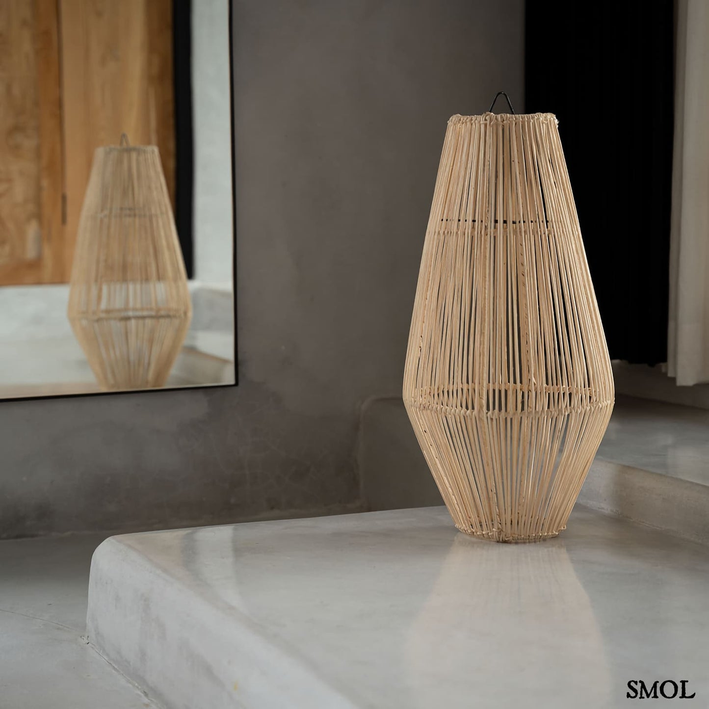 AFRODISIAC - rattan lámpaernyő - natúr, 60 cm - smol.hu - állólámpaként lépcsőn