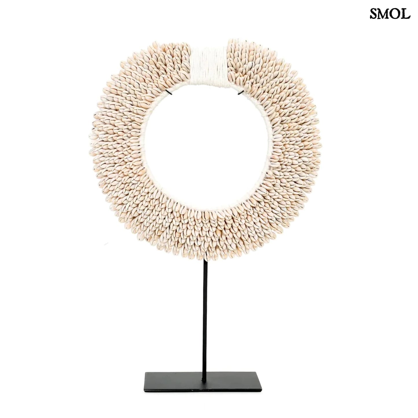 Asztali dekoráció kagylókkal, 45 cm | PAPUA SHELL DISC - smol.hu - fehér háttérrel