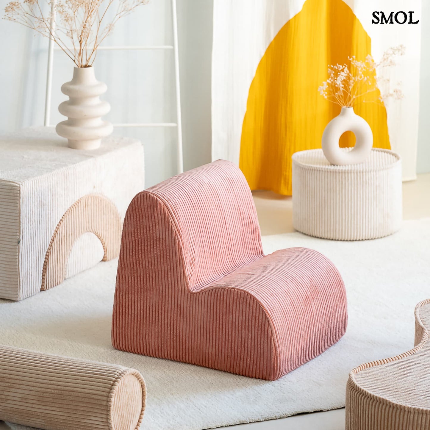 Gyerek felhőfotel | PINK MOUSSE felhő alakú, teddy anyagú gyerekfotel - SMOL - kiegészítőkkel, gyerekszobában