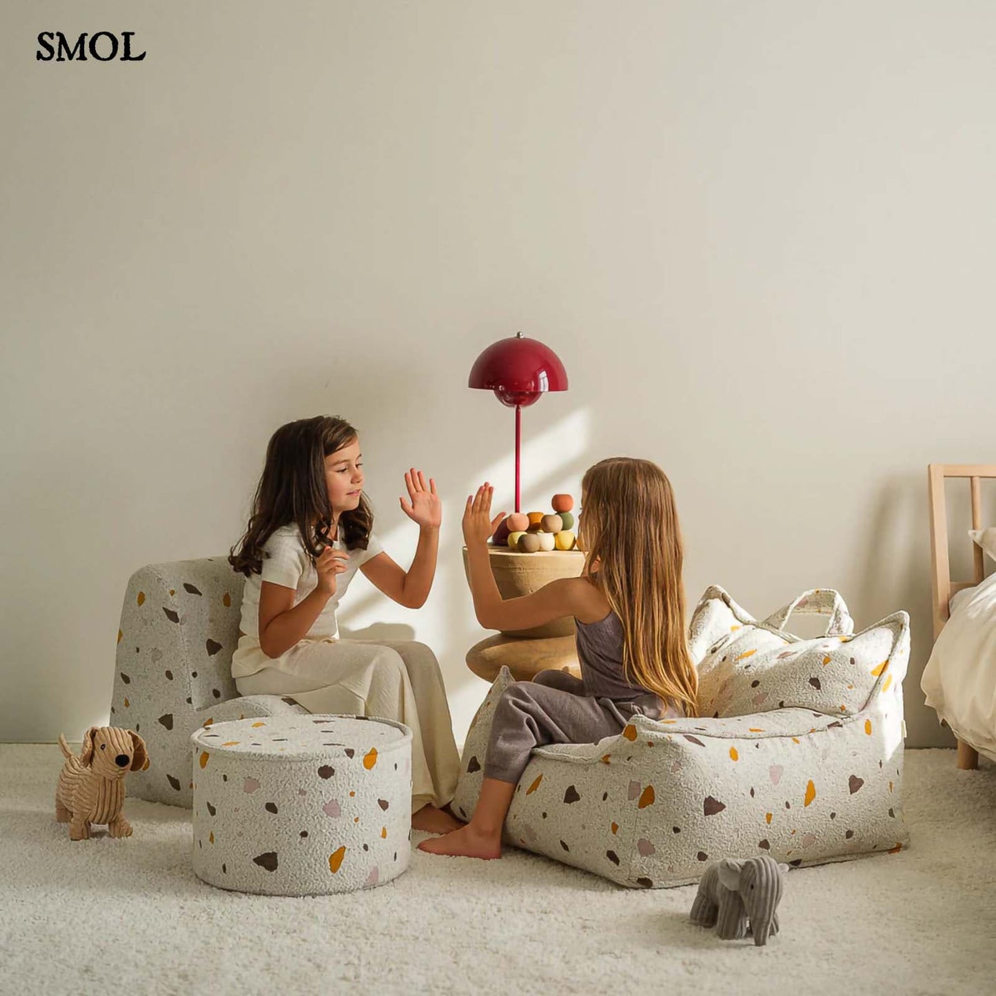 Gyerek felhőfotel | TERRAZZO MARBLE - SMOL - játszó gyerekekkel, gyerekszobában