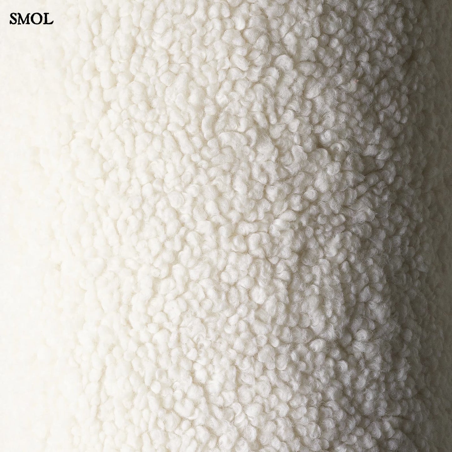 Gyerekpárna, zsebes tároló, mackófüles | TEDDY CREAM WHITE | SMOL - teddy anyag nagyítva