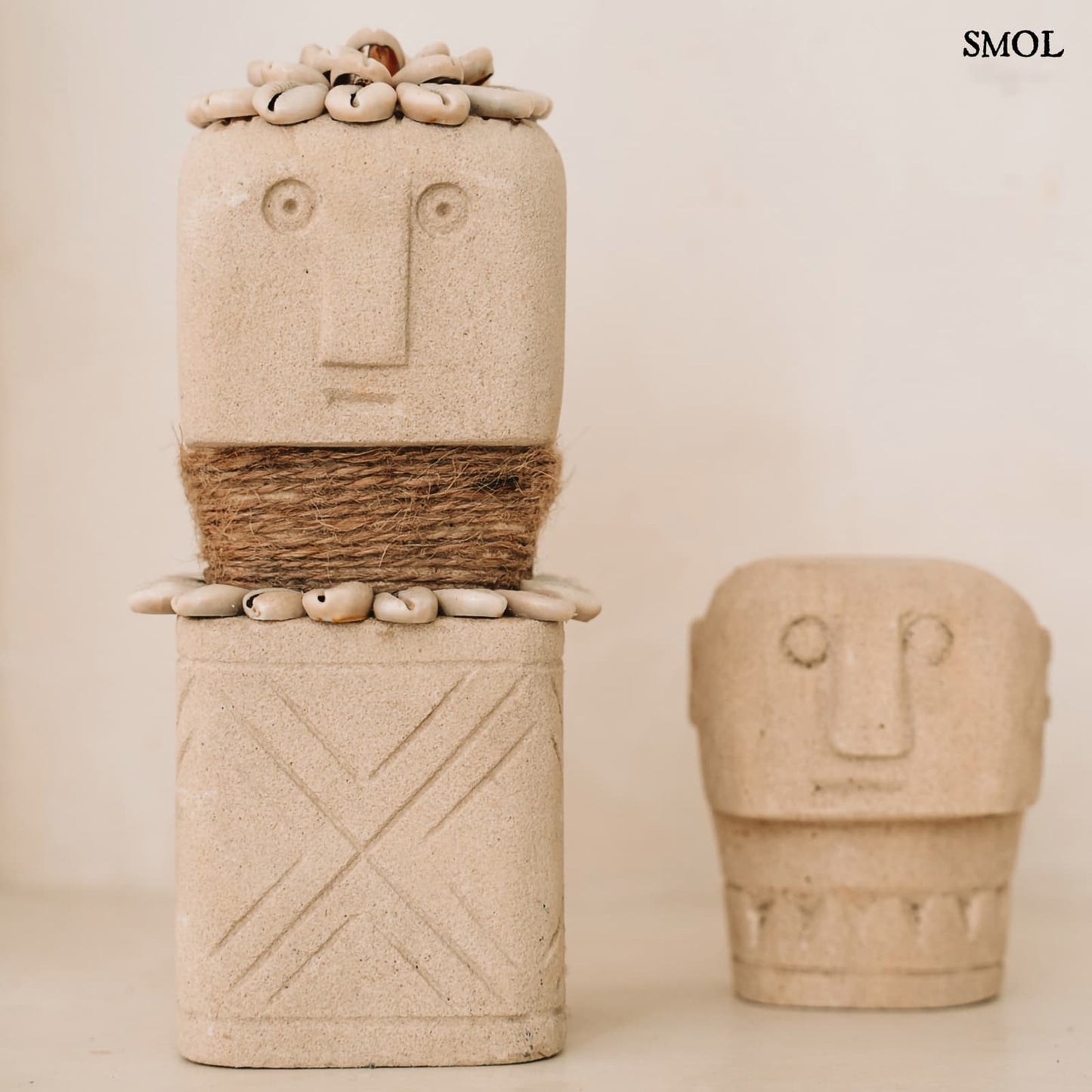SAKTI, kőszobor kagylókkal, 20 cm - smol.hu
