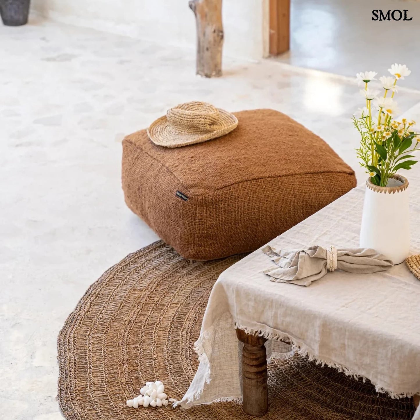 Természetes Tengerifű Szőnyeg, kerek | SEAGRASS CARPET | SMOL - puffal