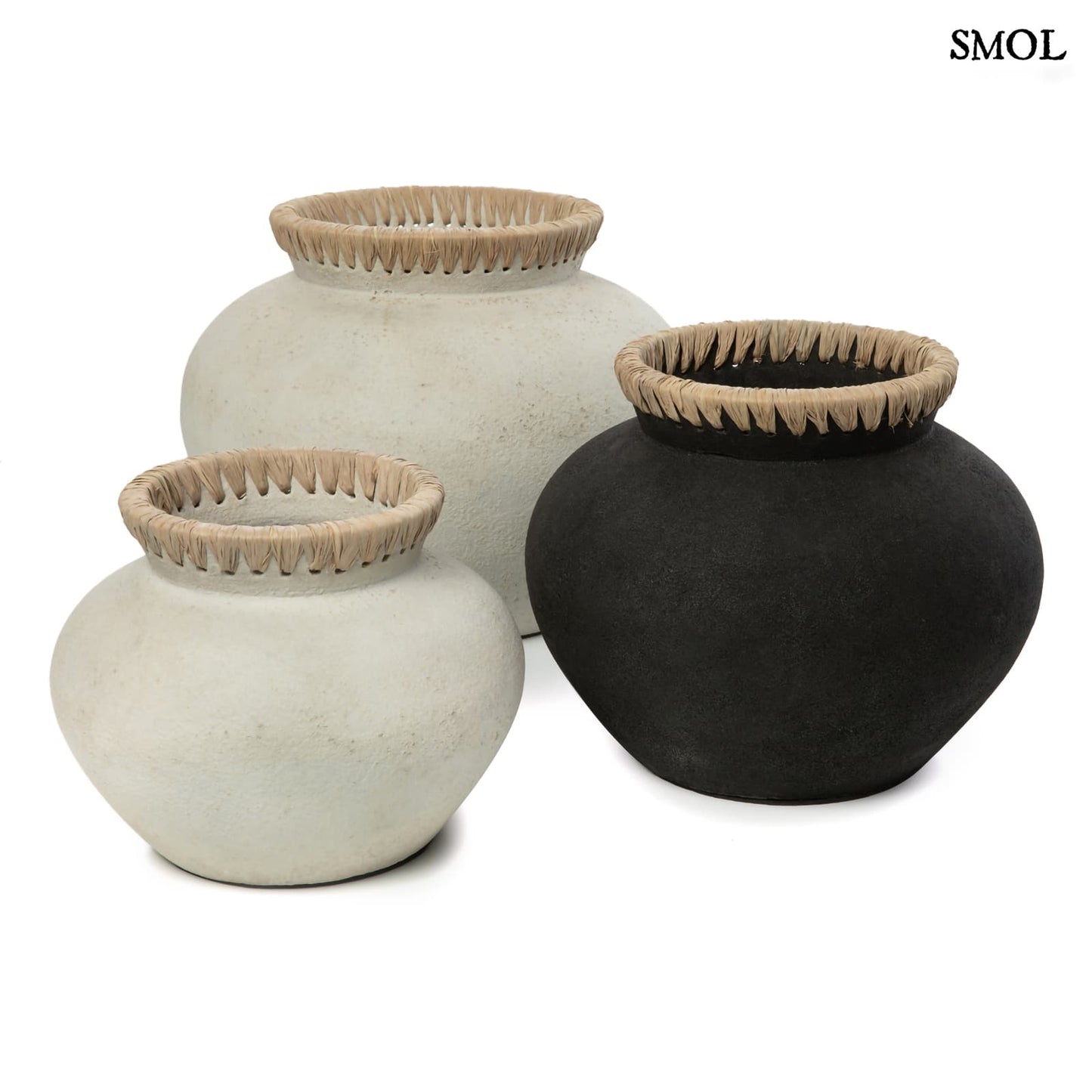 Váza - fekete, terrakotta, raffiával, 29 cm | STAYA - smol.hu - két színben , több méretben