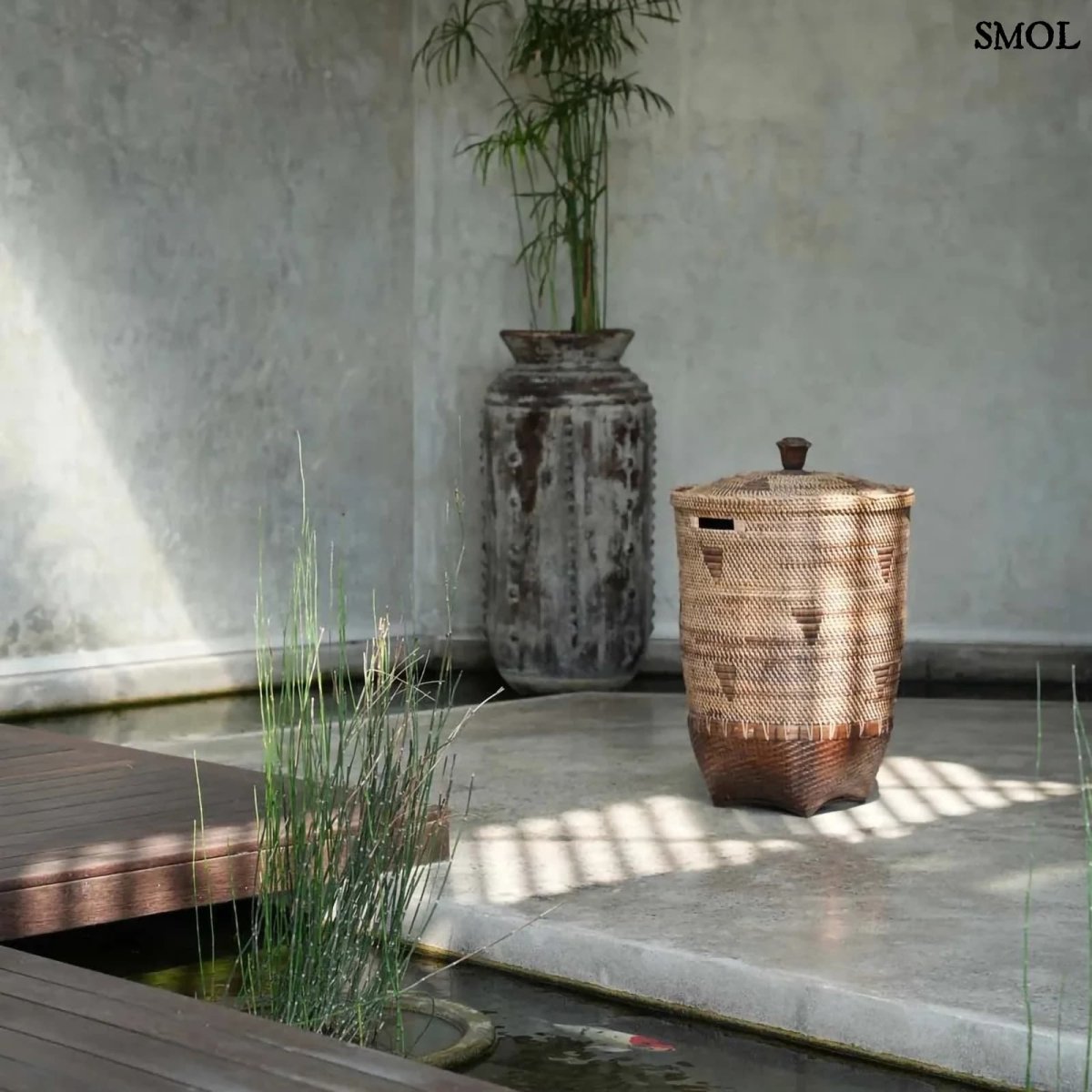 rattan szennyestartó japán stílusú szobában