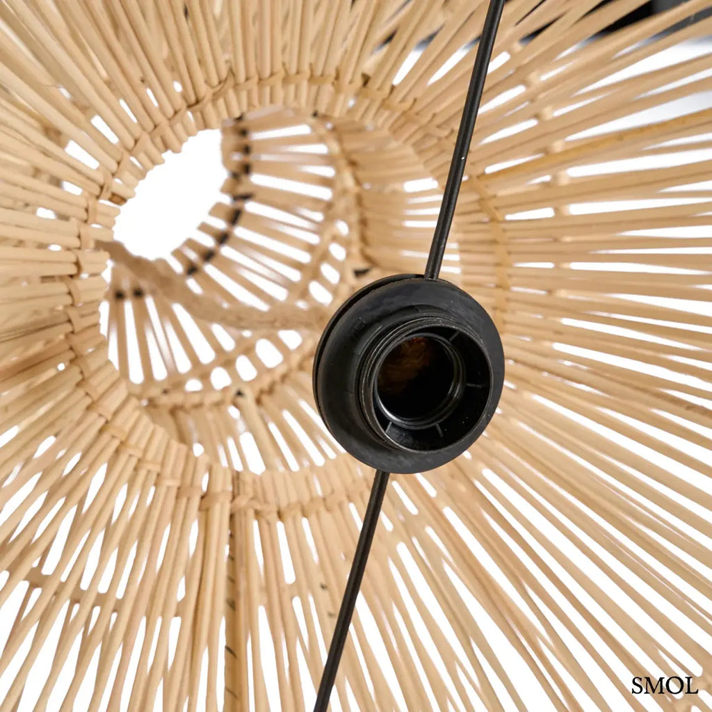 Kézzel font natúr rattan lámpaernyő hagyományos matcha ecset formájú designnal, belülről