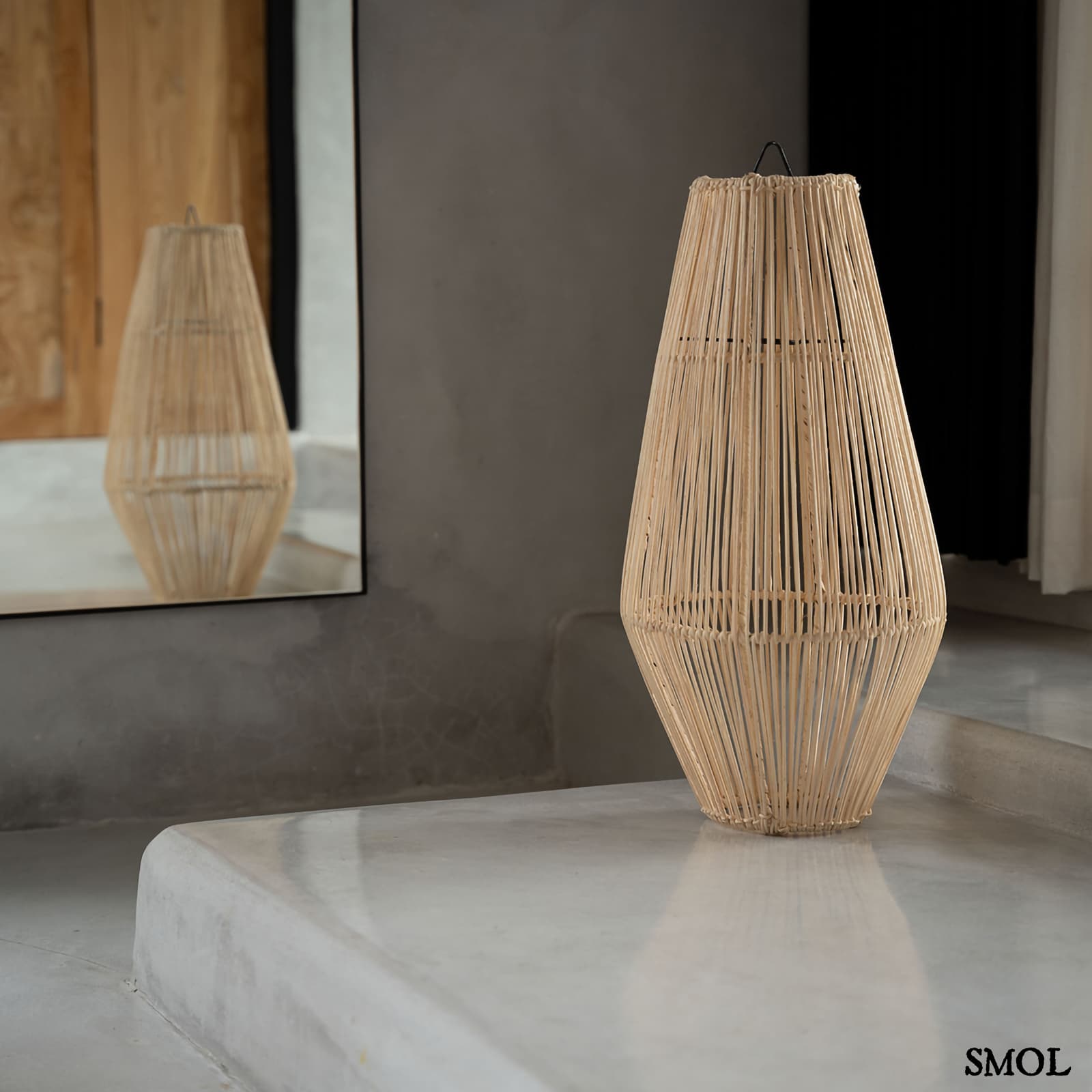 AFRODISIAC - rattan lámpaernyő - natúr, 60 cm - smol.hu - állólámpaként lépcsőn