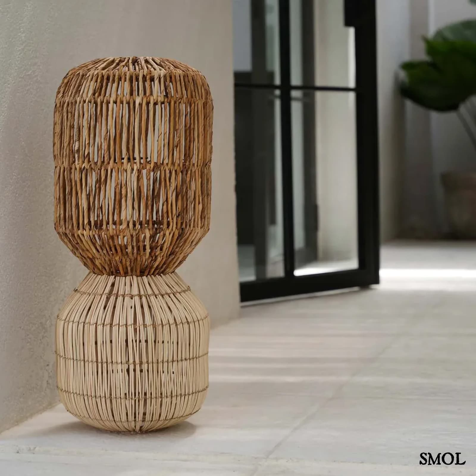 Álló- és Függőlámpaernyő - banánlevél és rattan, 60 cm | CHEMCHEM - smol.hu - állólámpaként előszobában