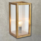 Asztali lámpa fa és üveg kombinációval | MARPA | SMOL - szürke háttérrel