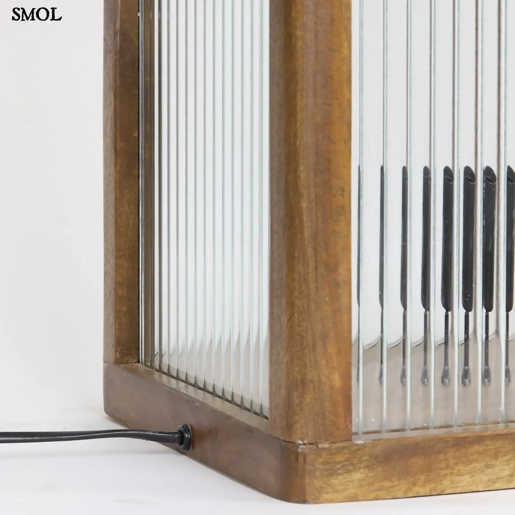 Asztali lámpa fa és üveg kombinációval | MARPA | SMOL - sarok nagyítva