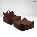 Prémium mogyoróbarna teddy anyagú babzsákfotel gyerekeknek, praktikus fogantyúval és kényelmes, stabil háttámlával, szettben, fehér háttérrel