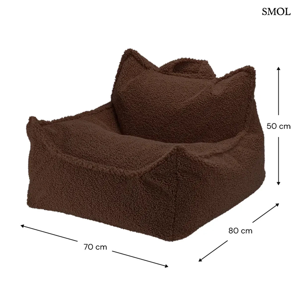 Prémium mogyoróbarna teddy anyagú babzsákfotel gyerekeknek, praktikus fogantyúval és kényelmes, stabil háttámlával, méretekkel