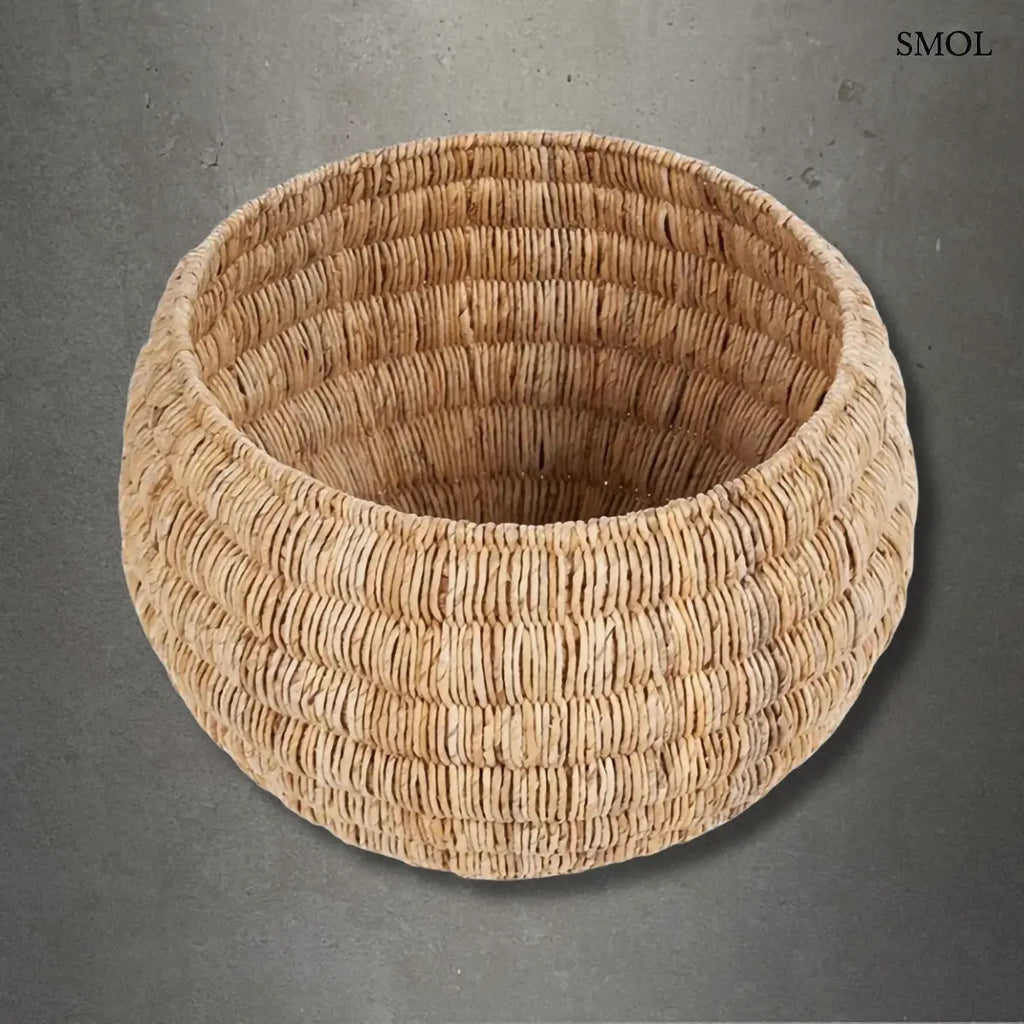 Kerek natúr banánlevél tárolókosár, XL méret, 58×37 cm, szürke háttérrel