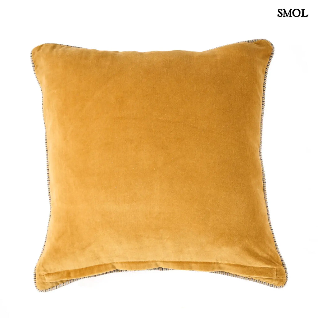 Luxus bársony díszpárnahuzat, mustársárga, 50x50 cm, selymes tapintású szövetből hátulról