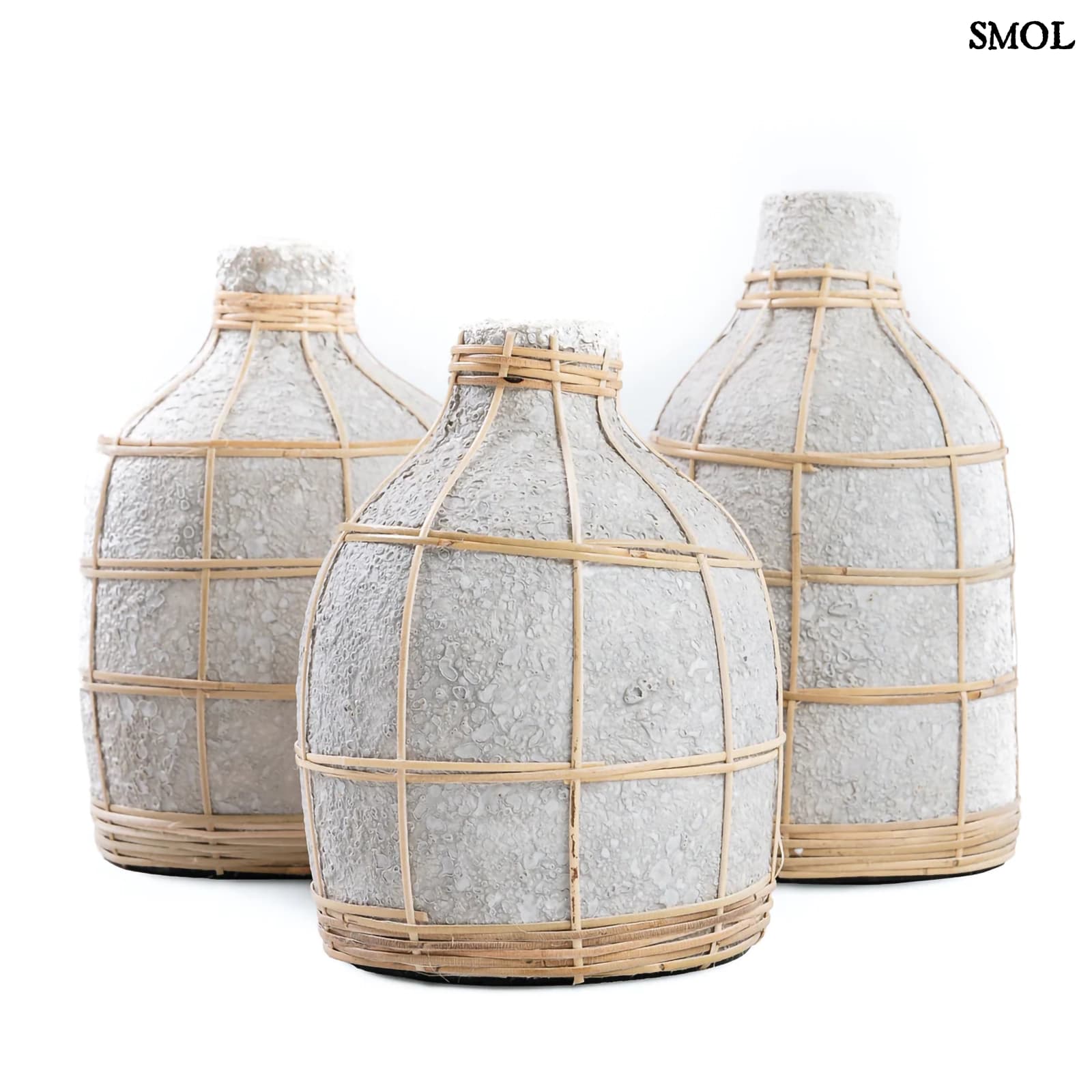 Beton Hatású Terrakotta Váza Rattan Díszítéssel, 23 cm | WHOOPY | SMOL - három méretben, oldalról