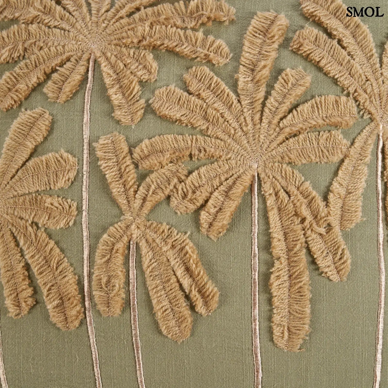 Díszpárnahuzat trópusi pálmafás hímzéssel, erdő zöld színben hímzés nagyítva