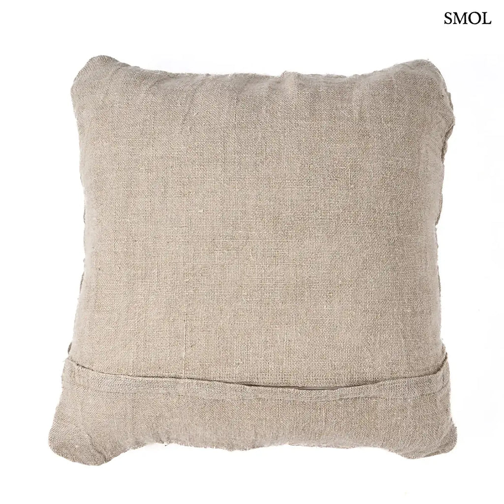 LINEN CROSIER fonott lenvászon díszpárnahuzat natúr színben, 50×50 cm, kézzel készített, hátulról