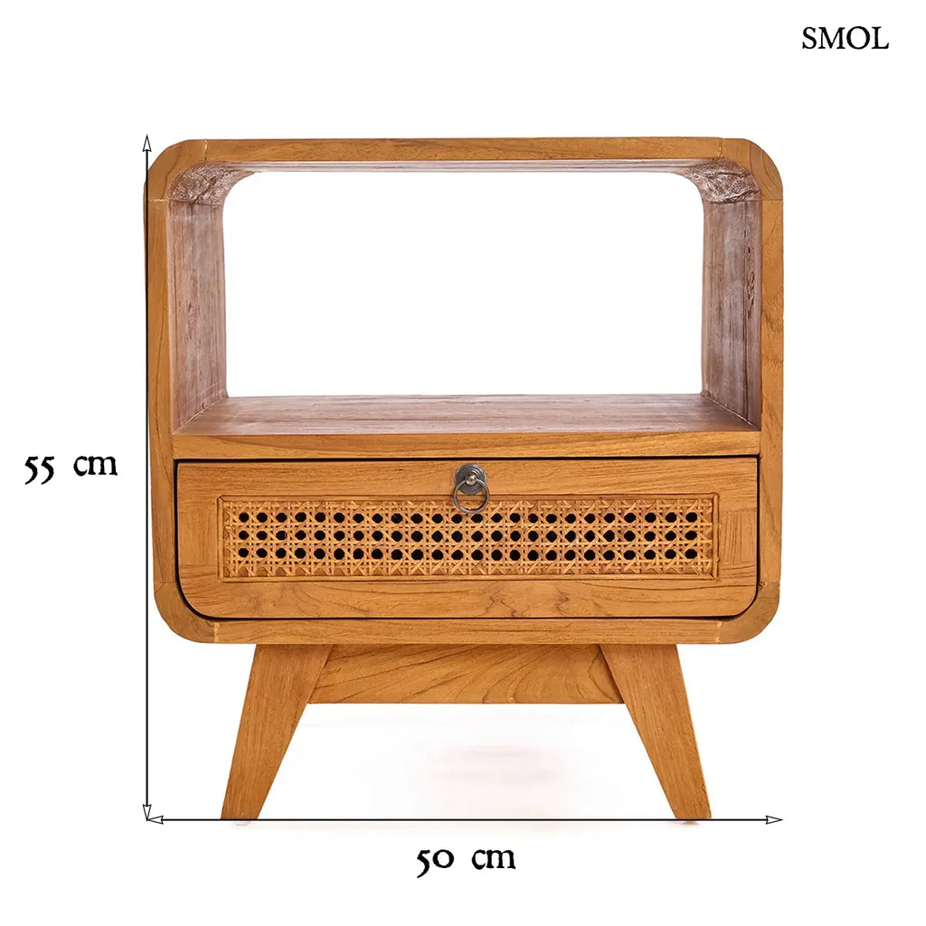 Natúr teak fa éjjeliszekrény rattan fonott fiókkal és nyitott polccal, 50×55 cm, méretekkel
