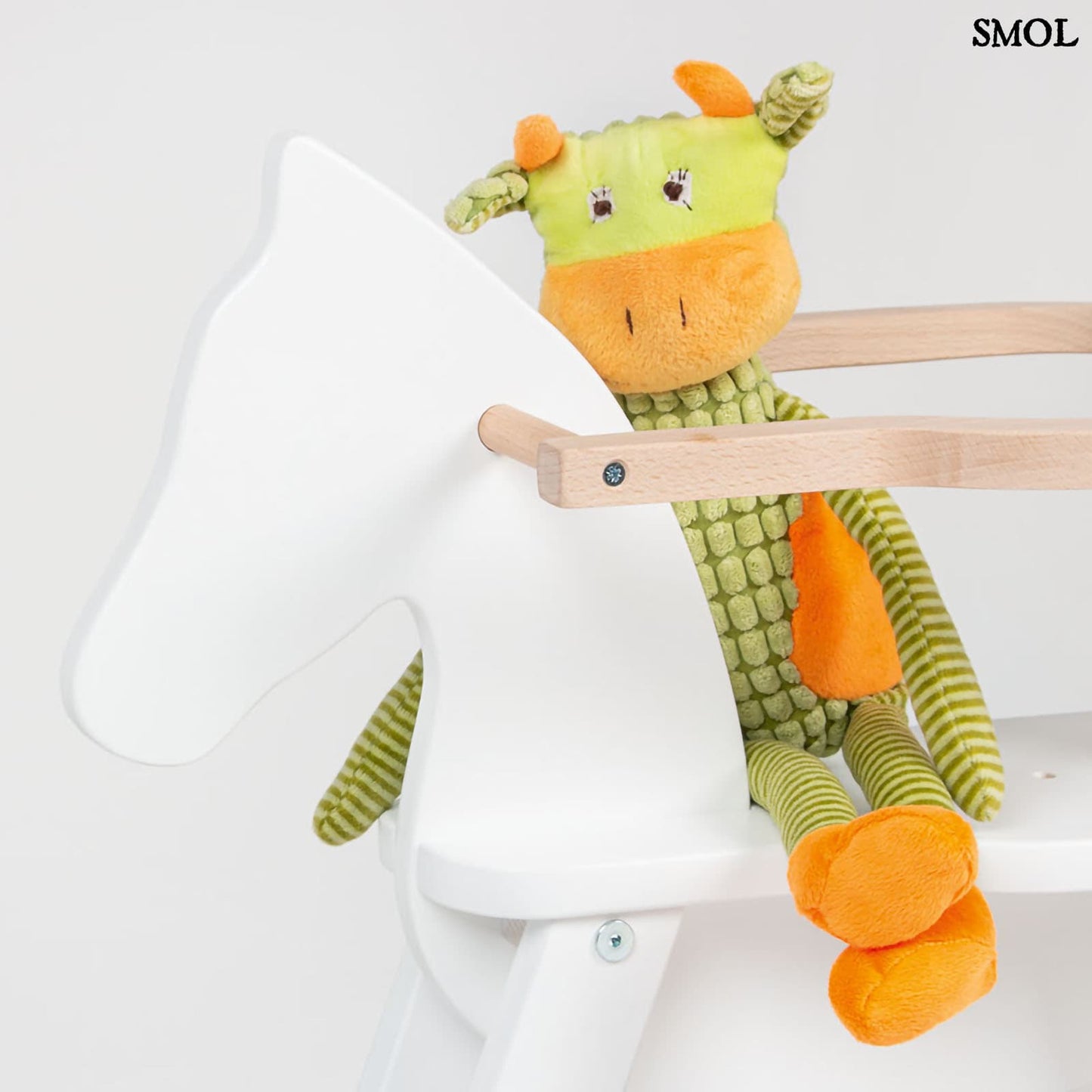 Fa Hintaló Biztonsági Gyűrűvel | WHITE HORSE | SMOL - hintaló feje nagyítva, játékkal