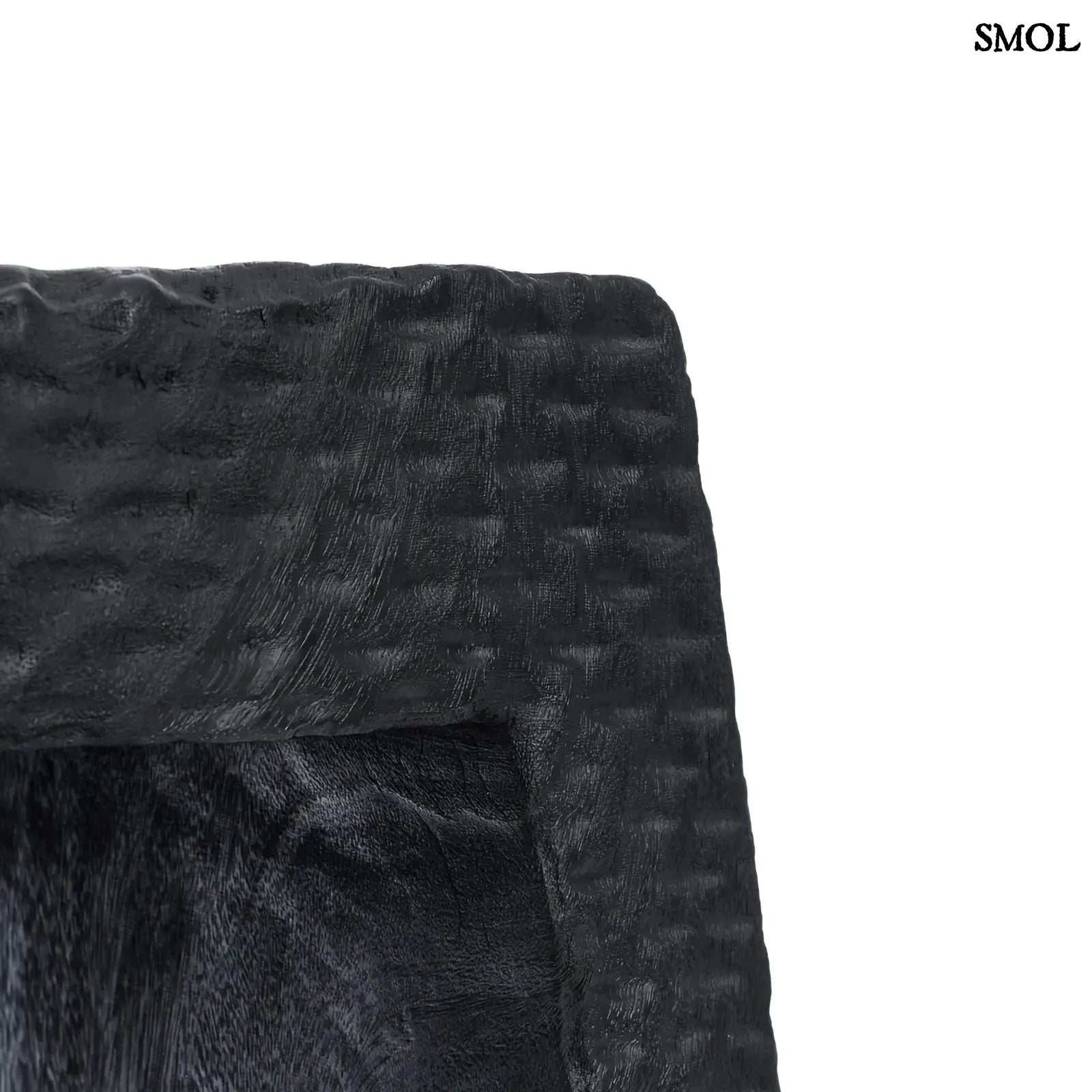 Fekete színű, rusztikus suárfa kisasztal és ülőke sarok nagyítva