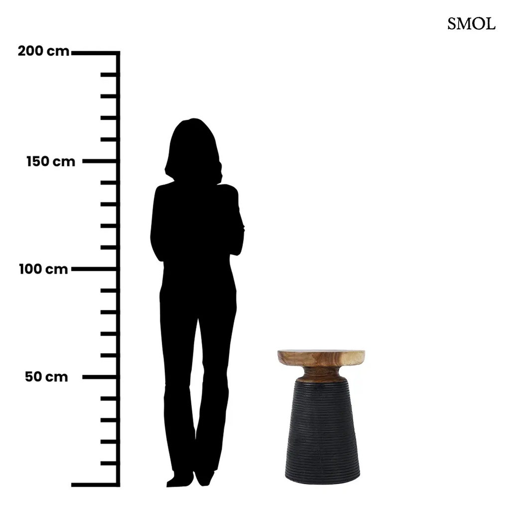 Fa kisasztal suar fa kerek ülőlappal és fekete bordázott betonalap, 40×50 cm, méretarányosan