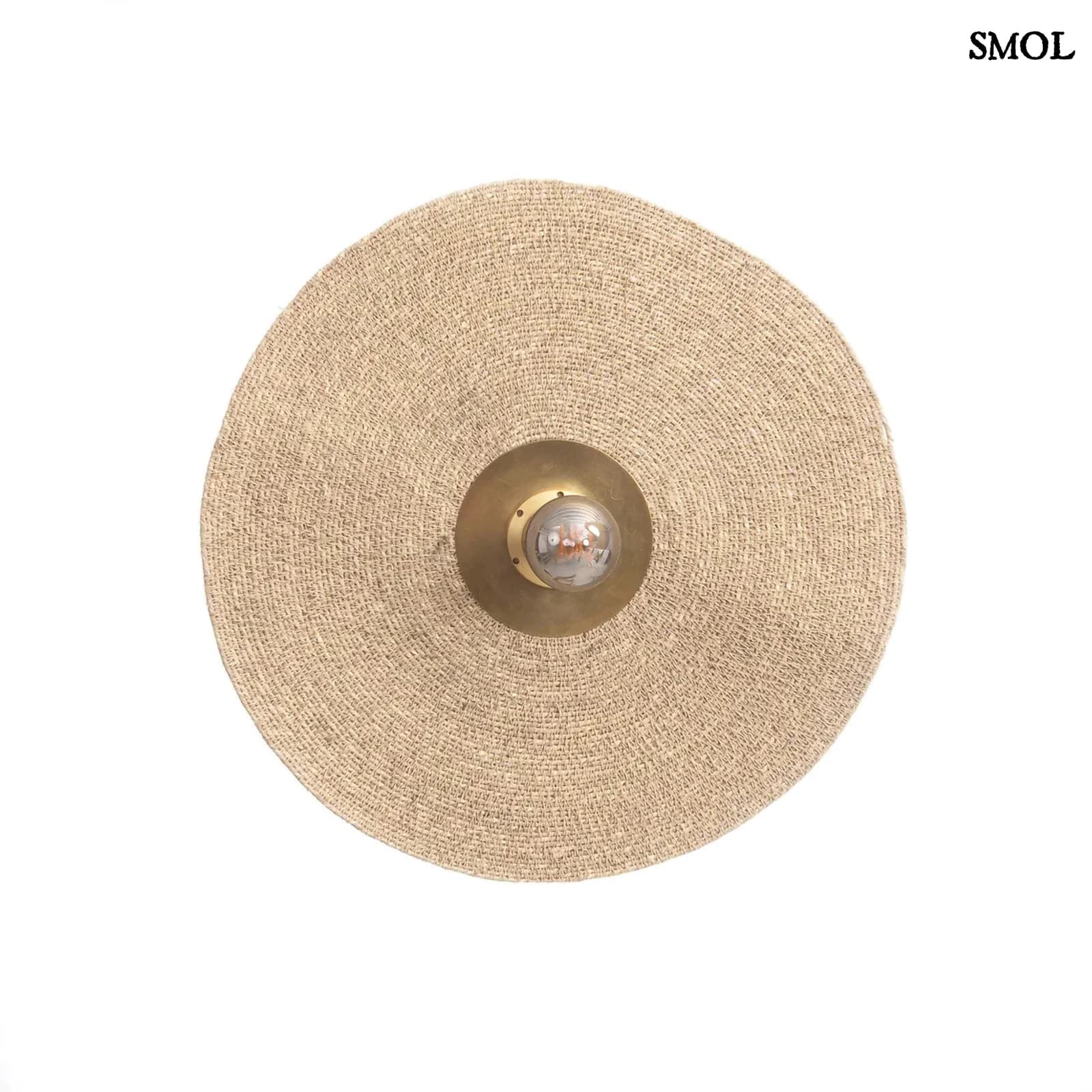 Fonott fali lámpa, kerek, natúr fűszövet árnyékolóval és sárgaréz középpel, szemből