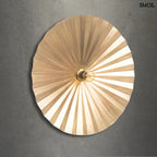 Fali lámpa luxus sárgaréz kivitelben, szürke háttérrel