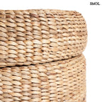 Kerek, fonott tároló puff natúr vízijácintból, zárt fedővel, oldalról nagyítva