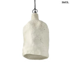 Fehér, papírmasé függőlámpa minimalista, organikus formával ferdén alulról