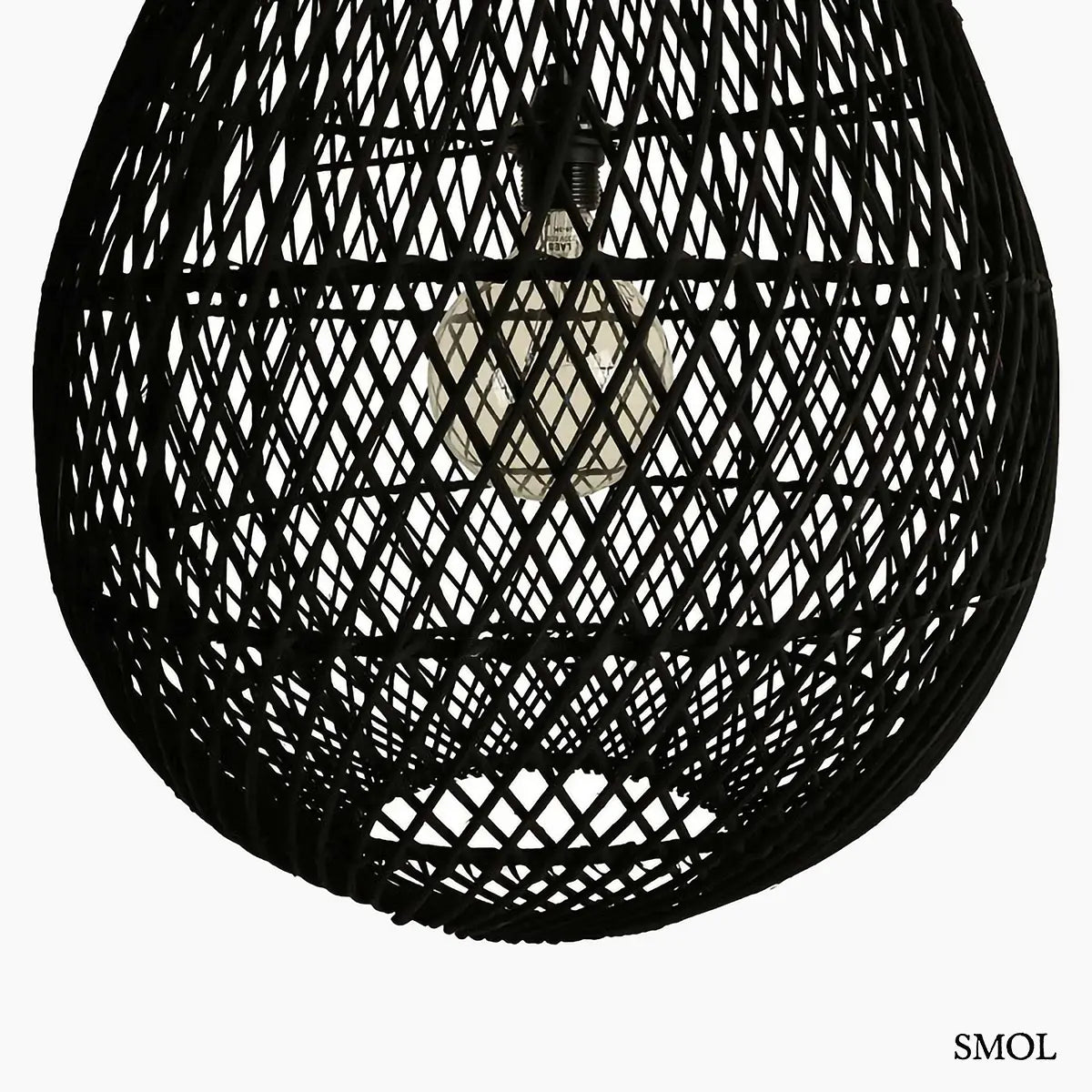 MAZE fekete csepp formájú rattan függőlámpa, nagyítva