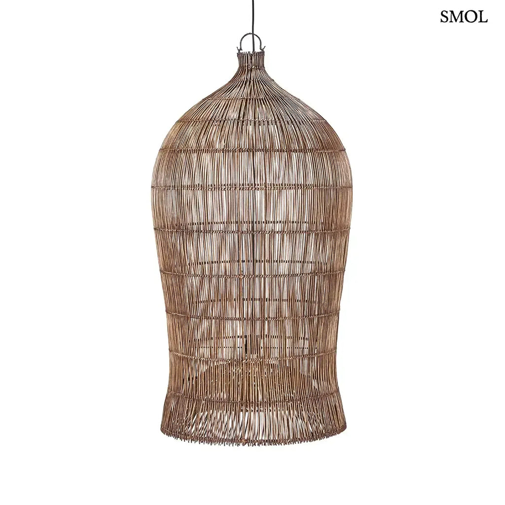 WOVEN BELL sötét dió fonott bambusz függőlámpabúra, fehér háttérrel
