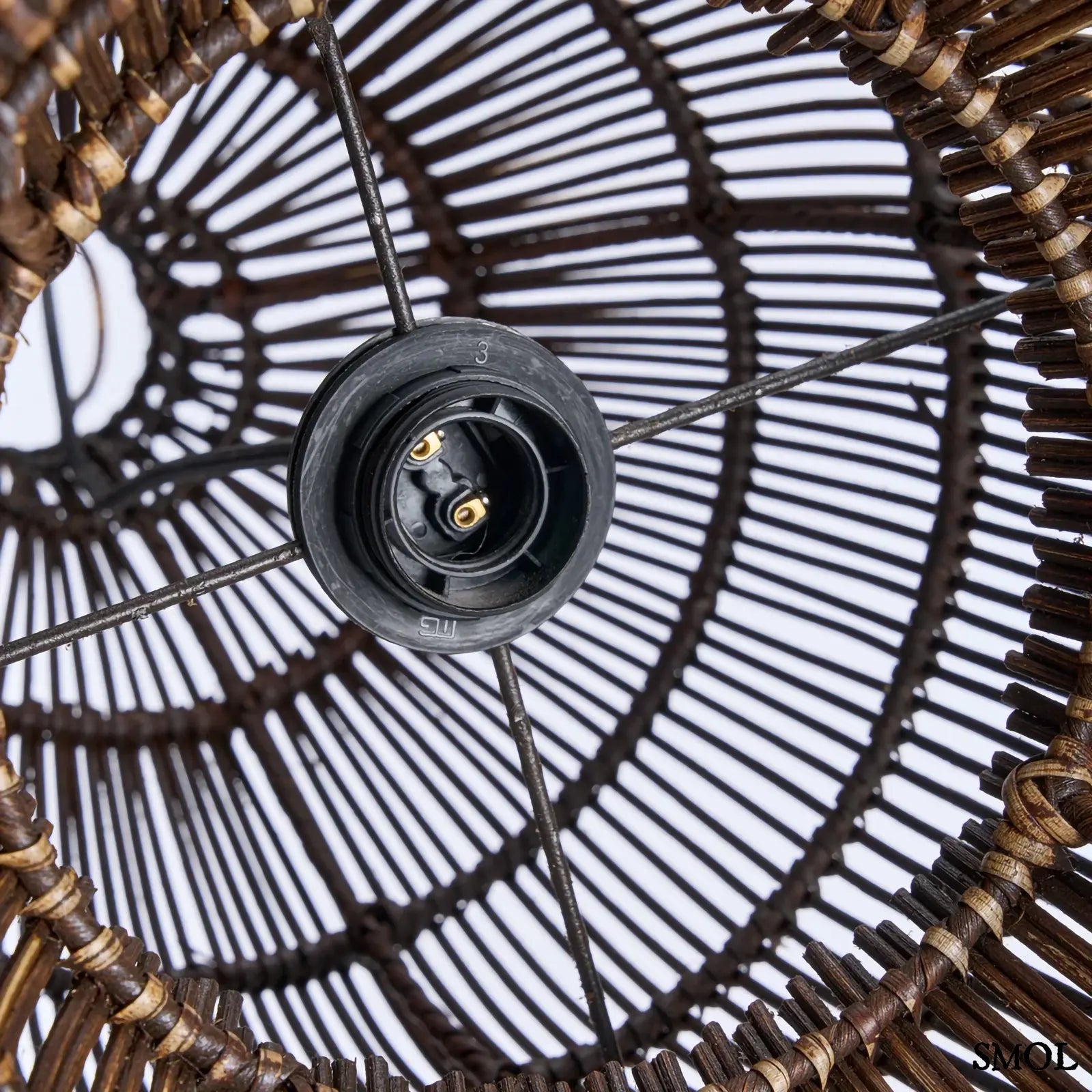 Bambusz függőlámpaernyő sötét diószínben alulról