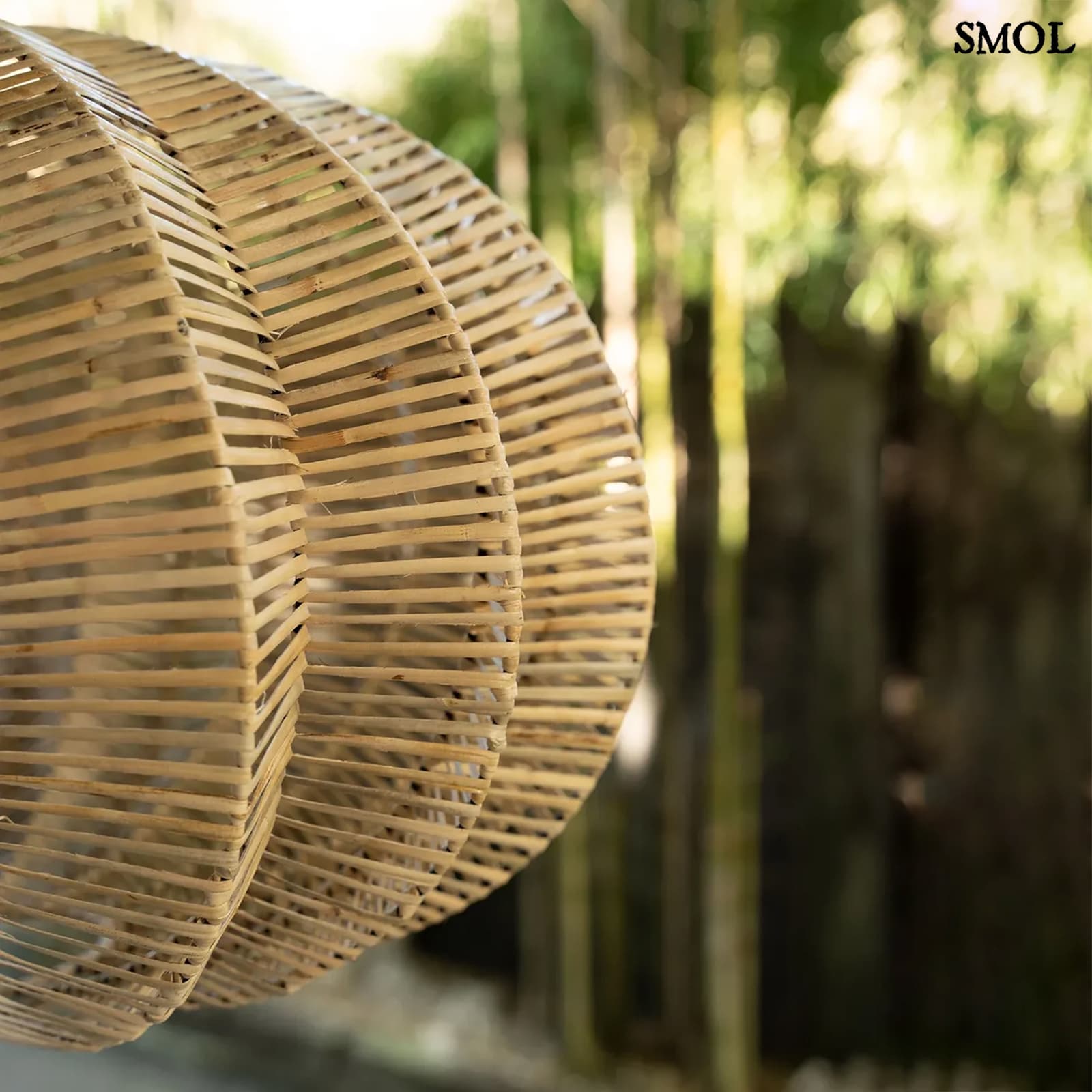 Függőlámpaernyő - nagyméretű, natúr, rattan, 65 cm | CERISE - smol.hu - teraszon, nagyítva