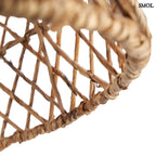 Kézzel fonott, natúr színű banánlevél függőlámpaernyő alulról nagyítva