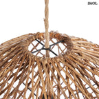Kézzel fonott, natúr színű banánlevél függőlámpaernyő felülről nagyítva
