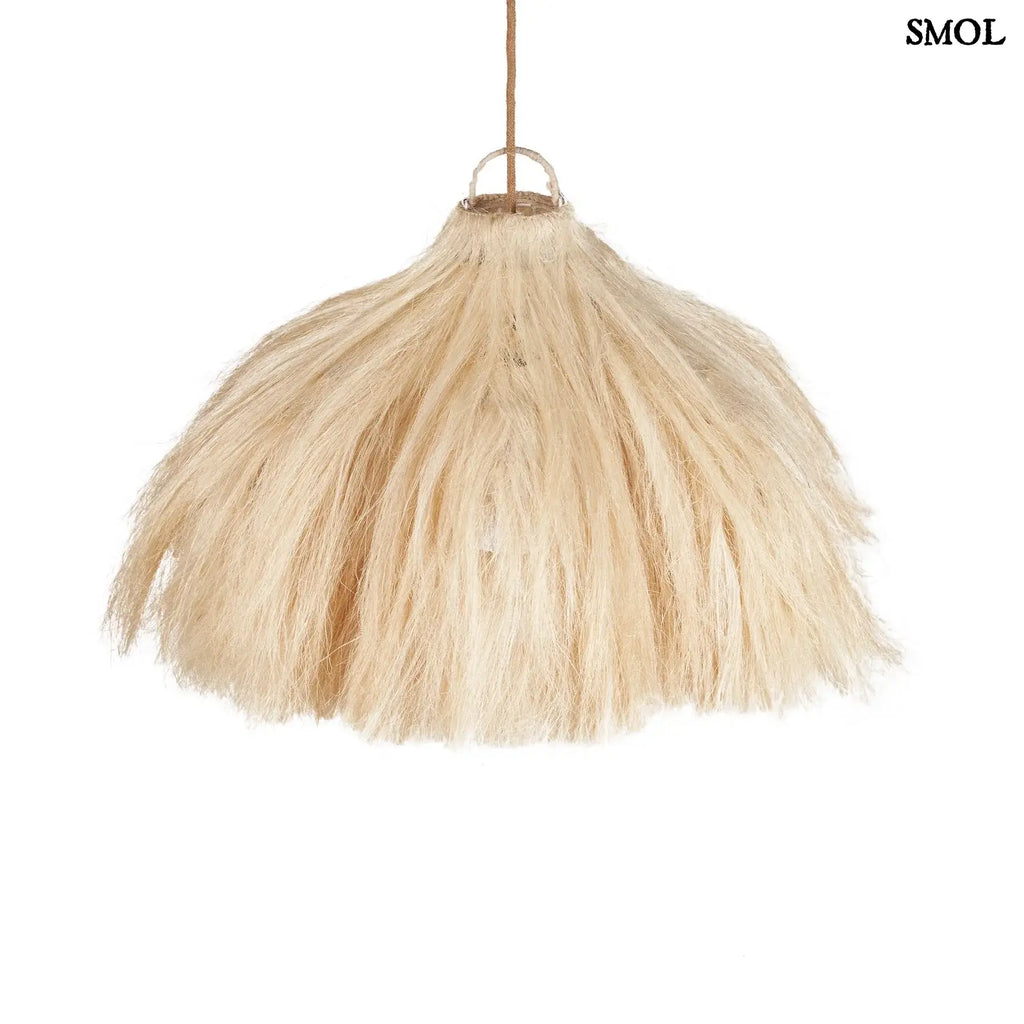 XL Rami függőlámpaernyő natúr kender/növényi rost anyagból, bohém stílusú, szőke, levegős textúrájú, harang alakú lámpabúra fehér háttérrel