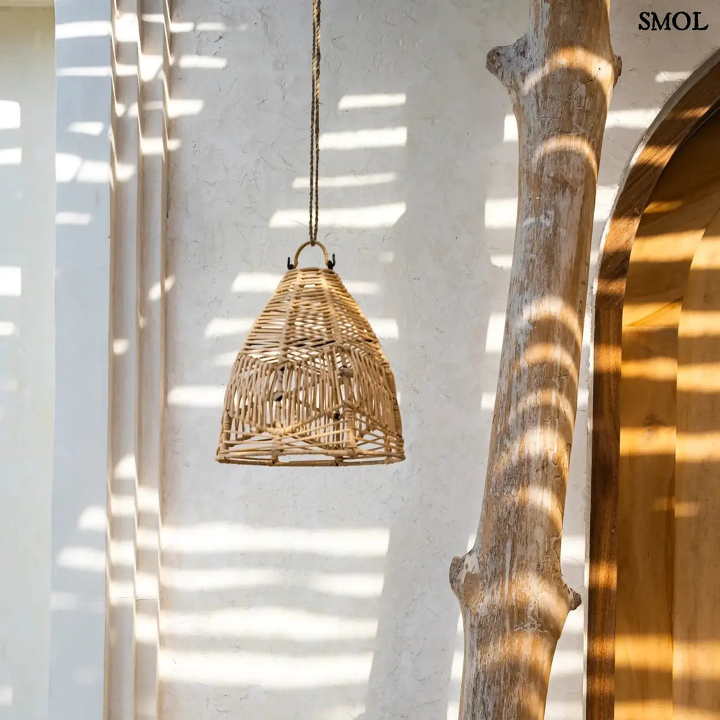 Függőlámpaernyő rattanból - natúr, S | BALA | SMOL - ajtó előtt