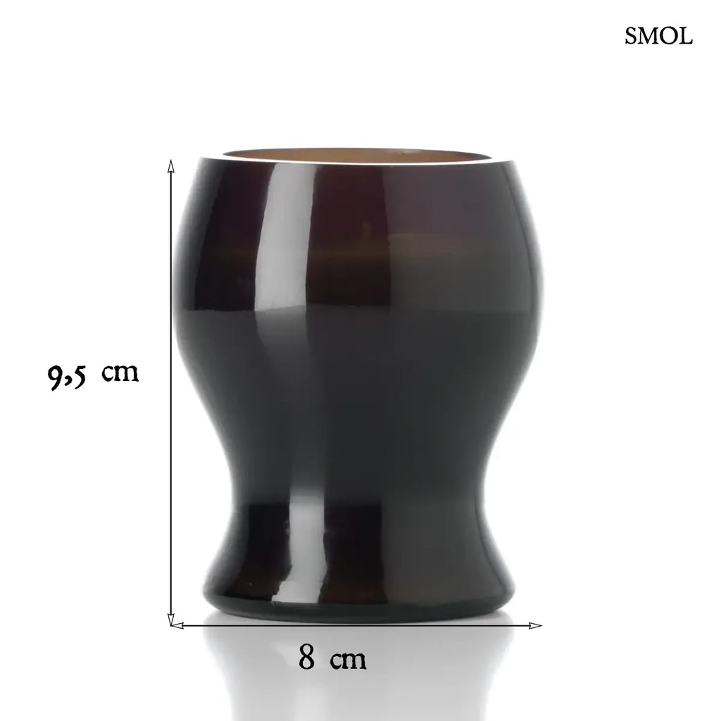 Füstös szürke üveg gyertyatartó ívelt formával, 8×9,5 cm, méretekkel
