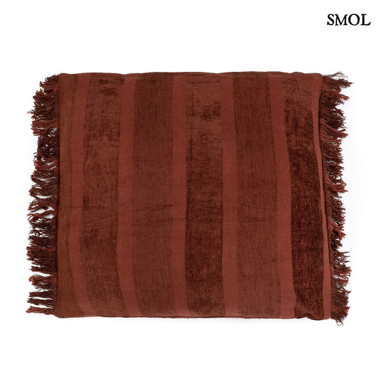 GEE BURGUNDY, bársony díszpárnahuzat - 60x60 - smol.hu - fehér háttérrel
