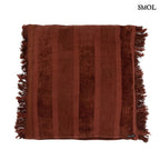 GEE BURGUNDY, bársony díszpárnahuzat - 60x60 - smol.hu - hátulról