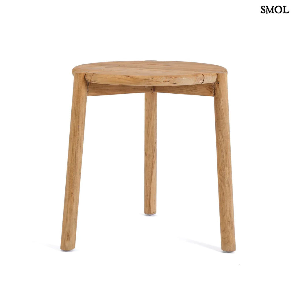 GILIMANUK, bel-/kültéri, fa kisasztal, 50cm - smol.hu - két lábbal elől