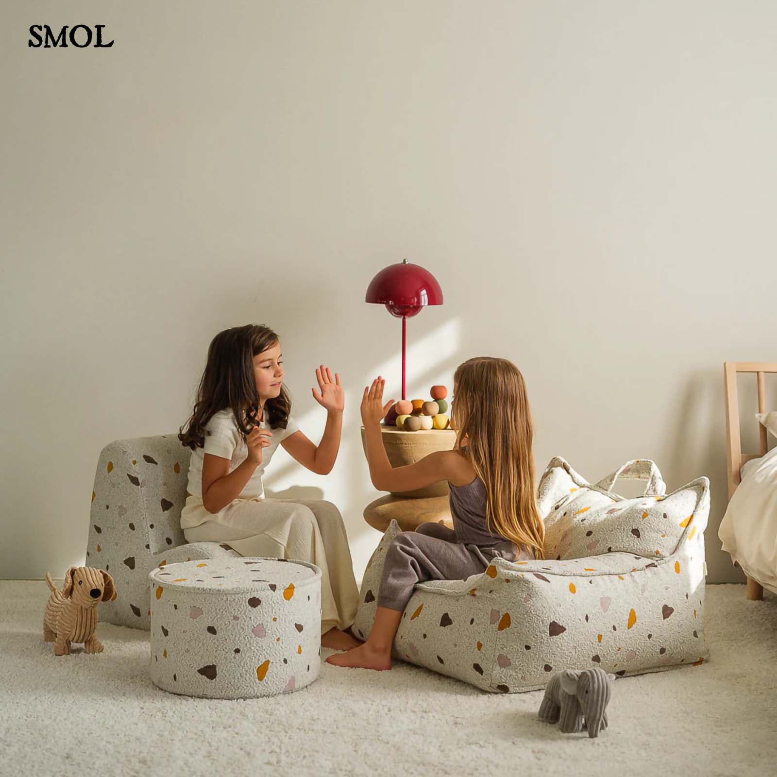 Gyerek felhőfotel | TERRAZZO MARBLE - SMOL - játszó gyerekekkel, gyerekszobában