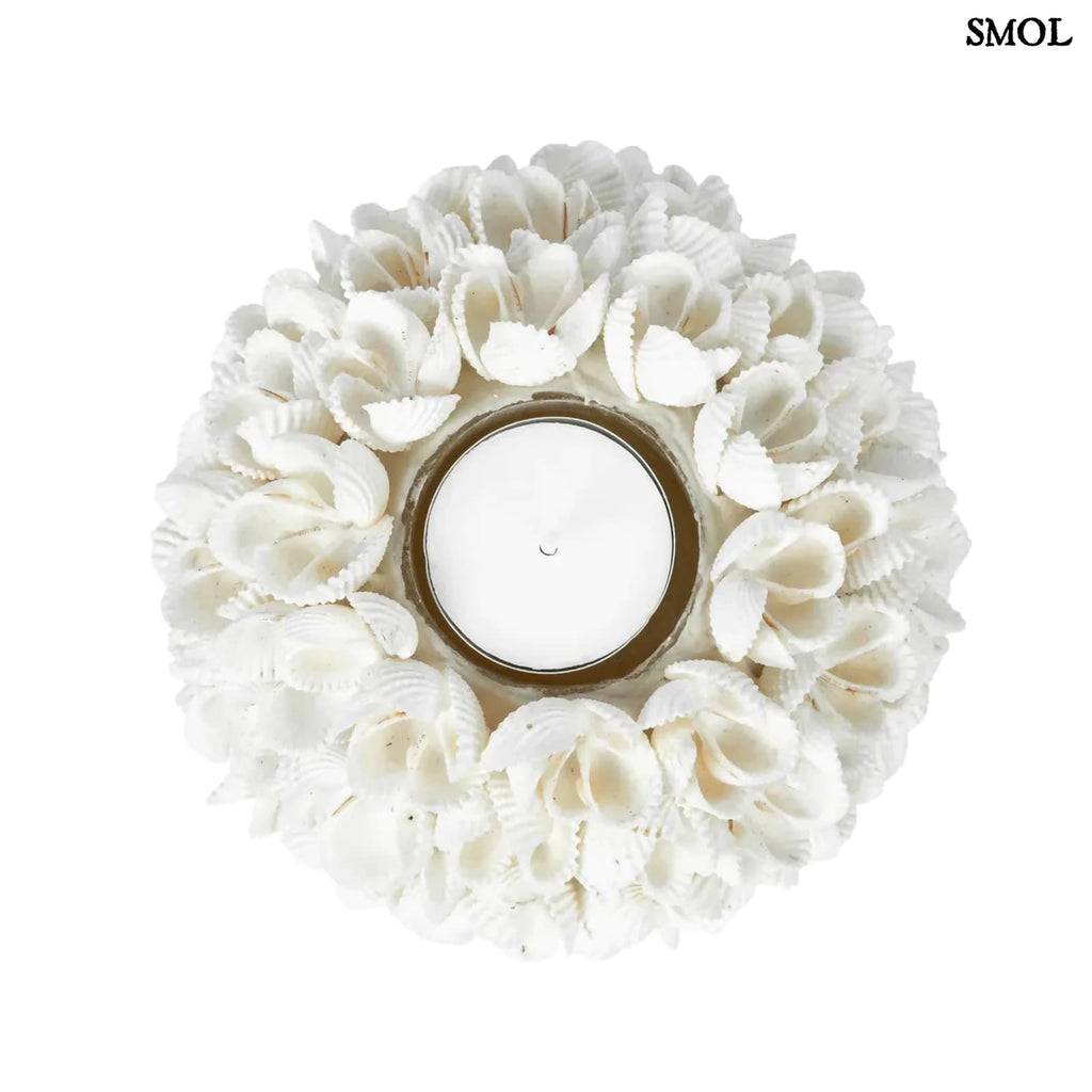 FLOWER POWER kagyló gyertyatartó, L méret, kézzel készült, gömb alakú, natúr fehér színű boho dekoráció kagylóvirág mintával felülről