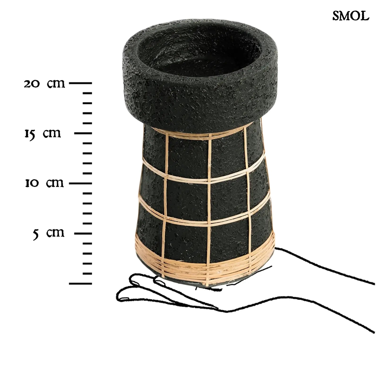 Gyertyatartó – fekete terrakotta, rattan, L | SERENE | SMOL - méretarányosan