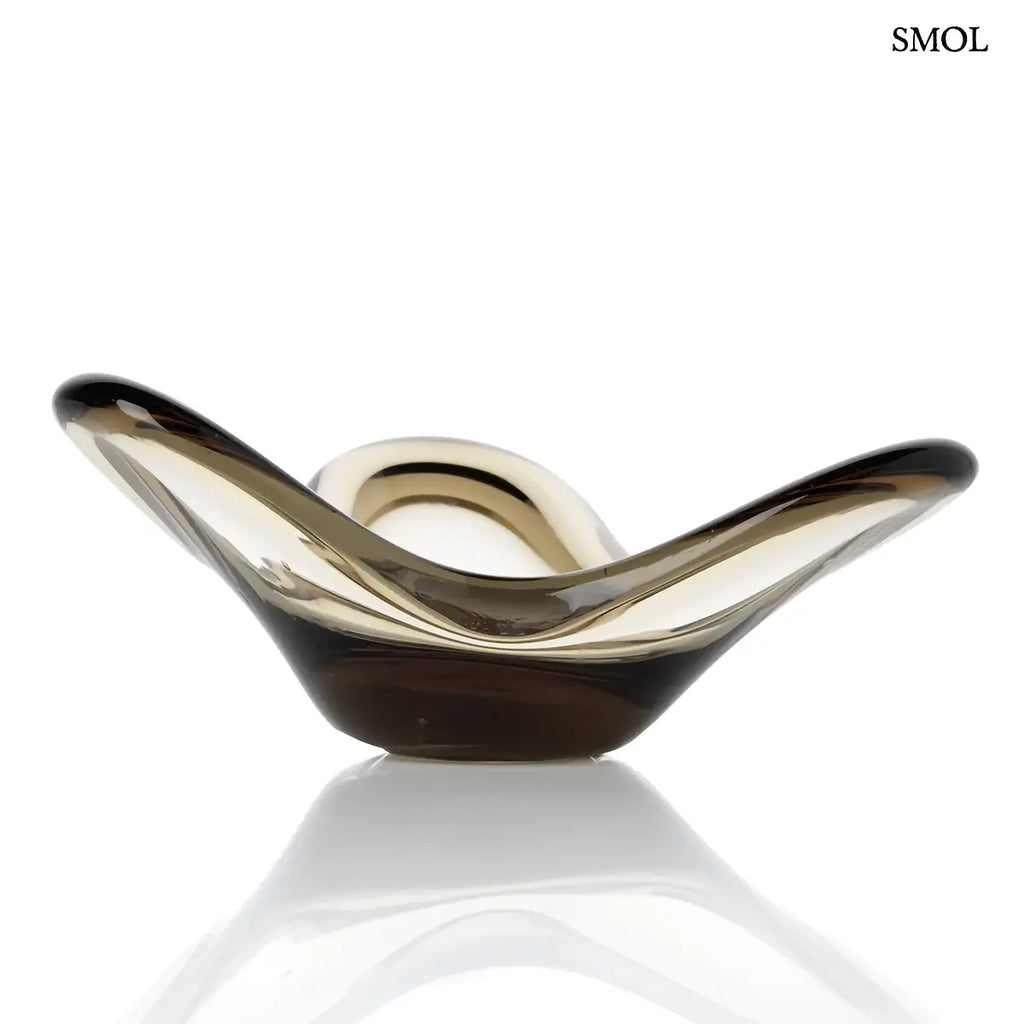 LIQUID FORM gyertyatartó füstös üvegből, hullámforma, organikus – 16,5 × 8 × 16,5 cm, szemből