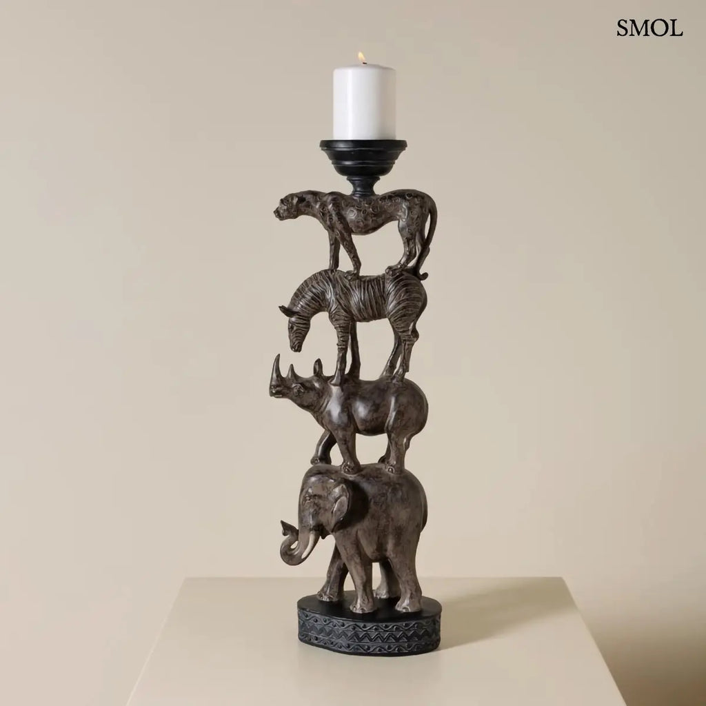 Afrikai totem gyertyatartó szobor egymásra rakott állatokkal, szürke polirezin, 56 cm, vastag gyertyával