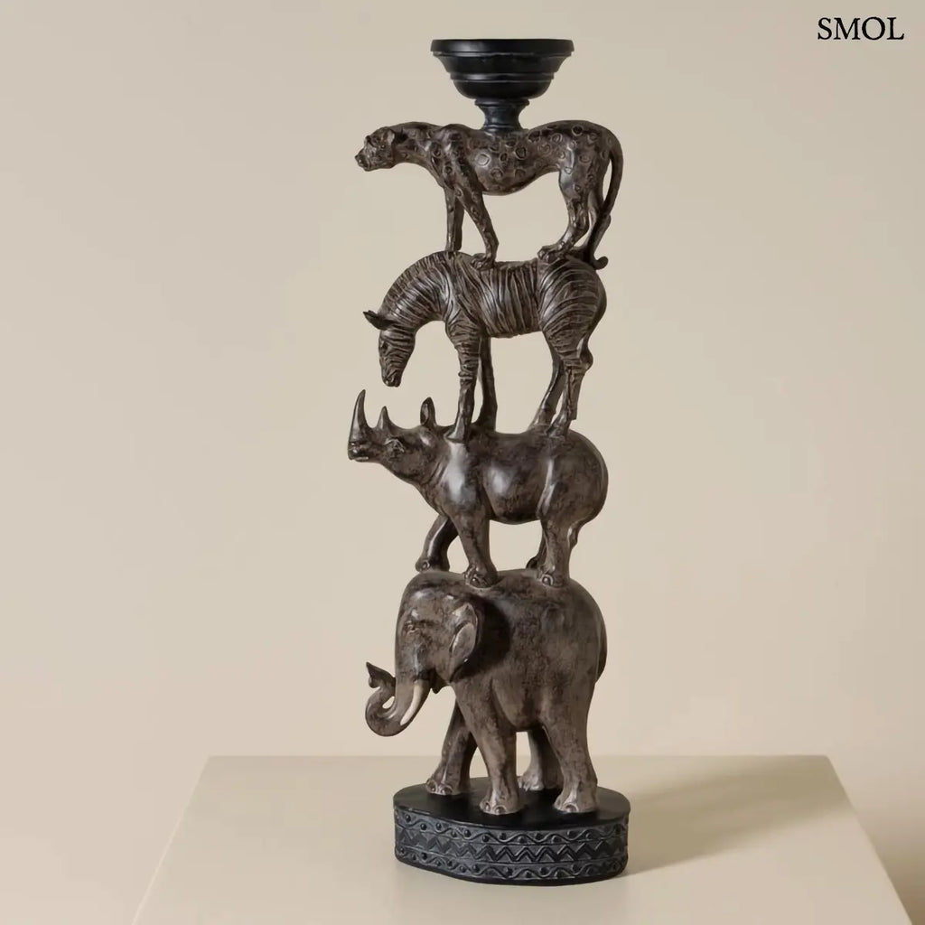Afrikai totem gyertyatartó szobor egymásra rakott állatokkal, szürke polirezin, 56 cm, oldalról