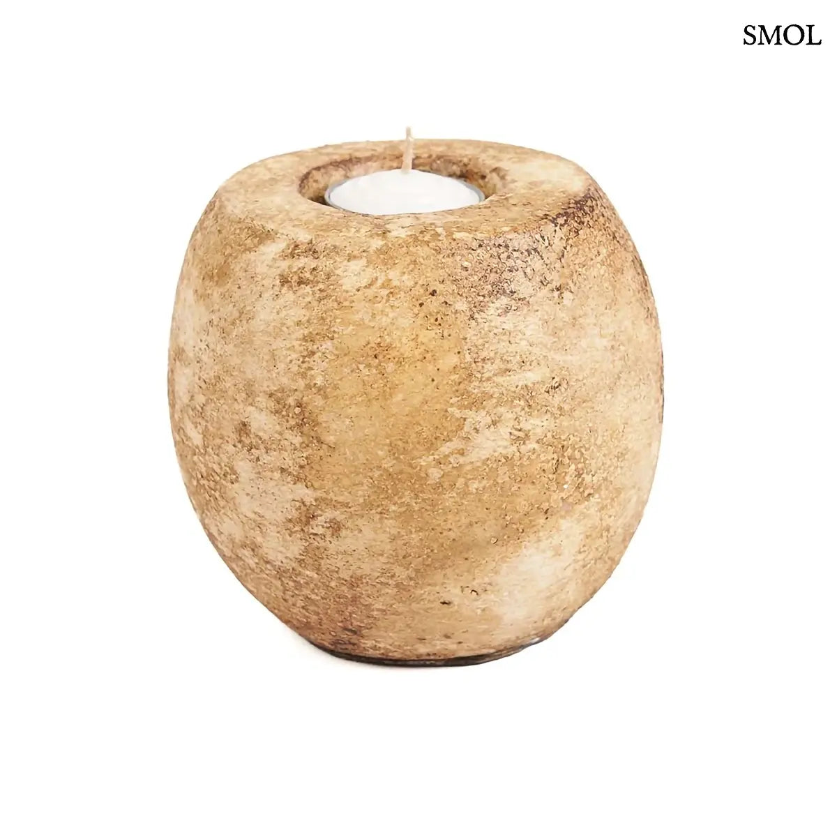 CAVESTONE gyertyatartó krém terrakottából, kerek forma – 13 × 12 cm, fehér háttérrel
