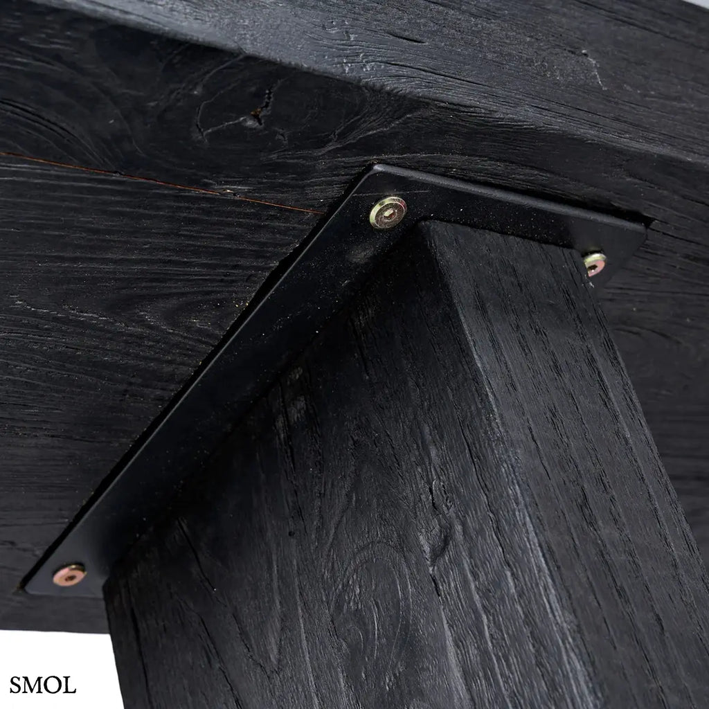 Japandi stílusú fekete teakfa konzolasztal tömör fából, minimalista kialakítással, alulról