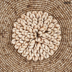 Kagyló dekoráció Guadeloupe, állványon, 55 cm magas, natúr fehér kagylókkal díszítve közepe nagyítva